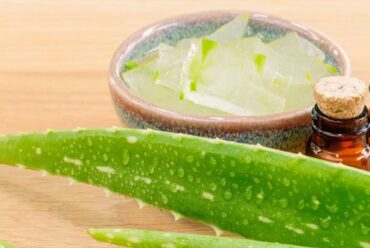 Come utilizzare il gel di aloe per pelle e capelli